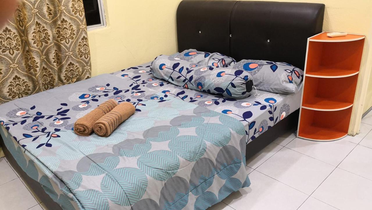 Oyo Home 90308 Chily Guest House 랑카위 외부 사진