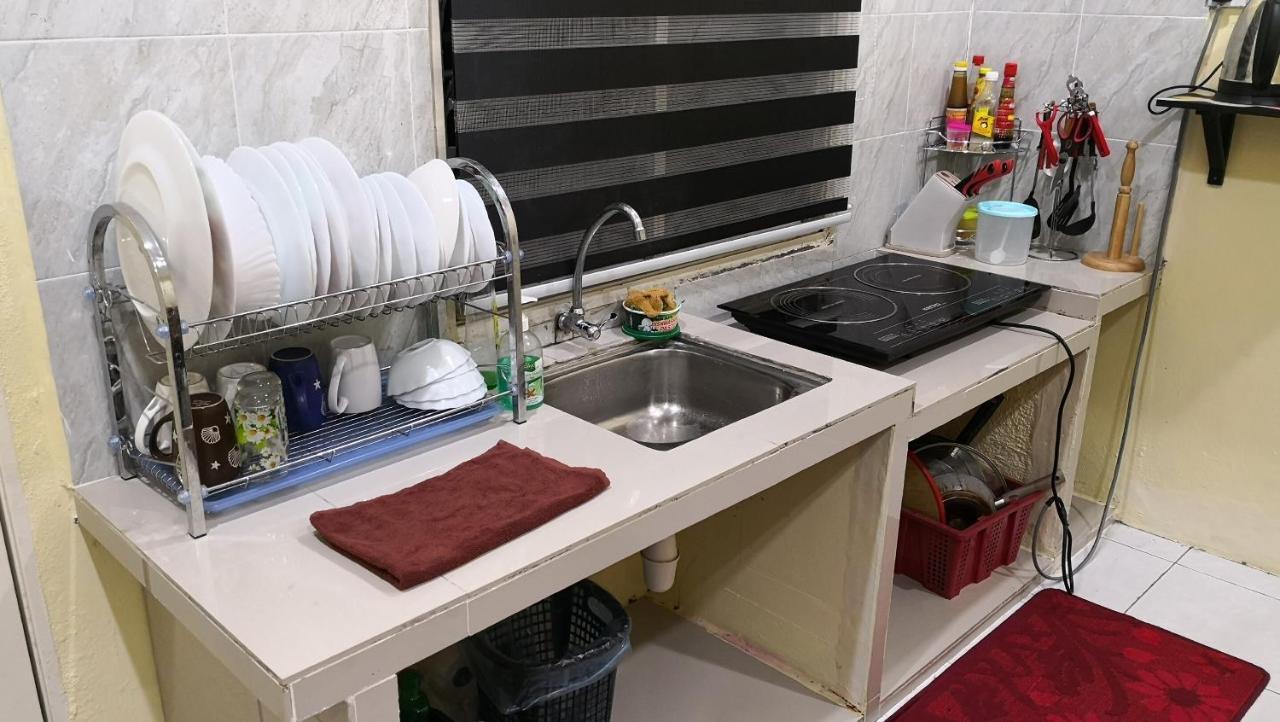 Oyo Home 90308 Chily Guest House 랑카위 외부 사진