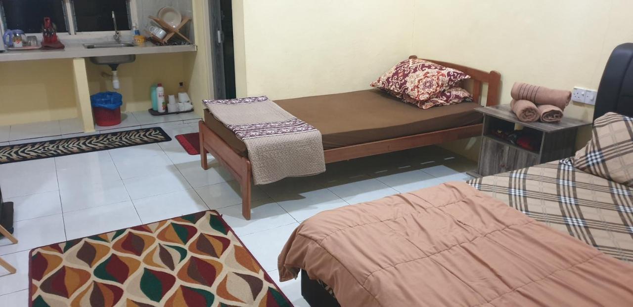 Oyo Home 90308 Chily Guest House 랑카위 외부 사진