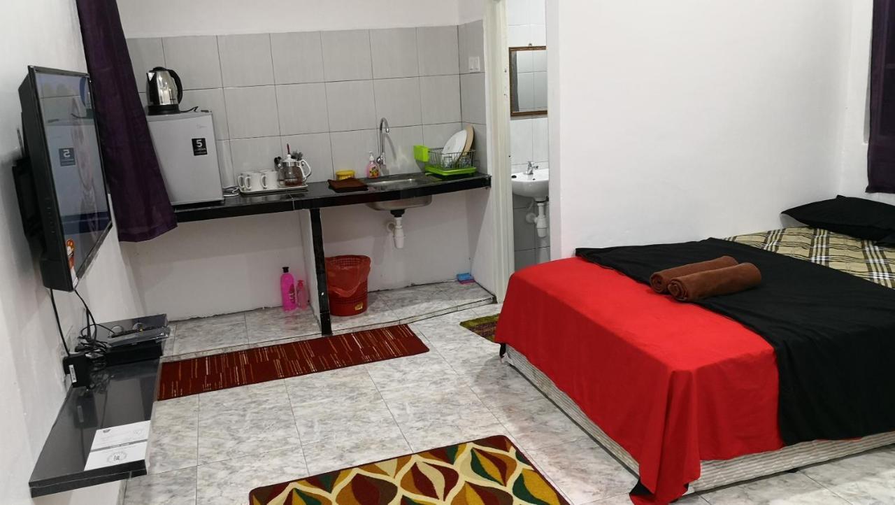 Oyo Home 90308 Chily Guest House 랑카위 외부 사진