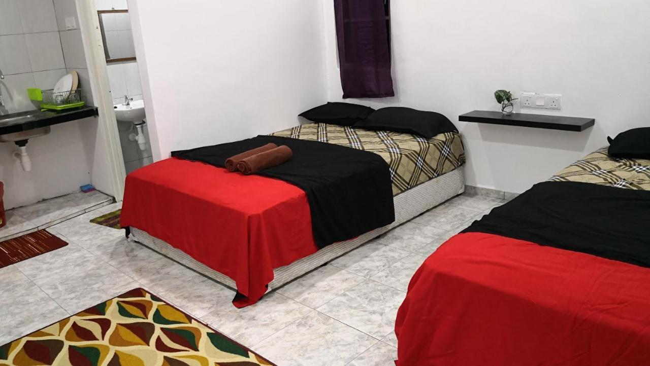 Oyo Home 90308 Chily Guest House 랑카위 외부 사진